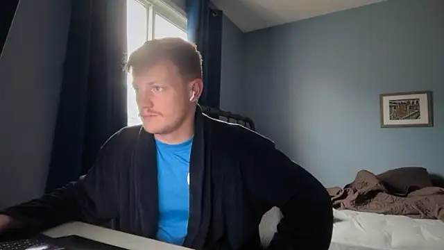 lustylyndon online show from April 22, 7:18 pm