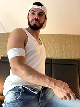 Snapshot of AxelThompson_ chatting on October 8, 1:48 pm AxelThompson  online show from October 8, 1:48 pm