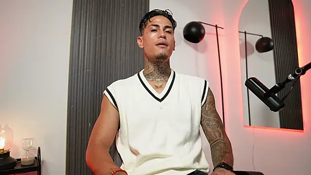 Snapshot of AxelVilla_ chatting on September 9, 8:41 pm AxelVilla  online show from September 9, 8:41 pm