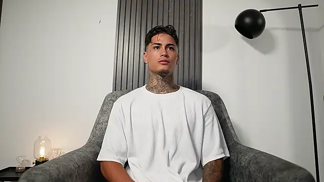 Snapshot of AxelVilla_ chatting on October 17, 9:08 pm AxelVilla  online show from October 17, 9:08 pm