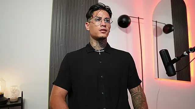 Snapshot of AxelVilla_ chatting on September 23, 8:41 pm AxelVilla  online show from September 23, 8:41 pm