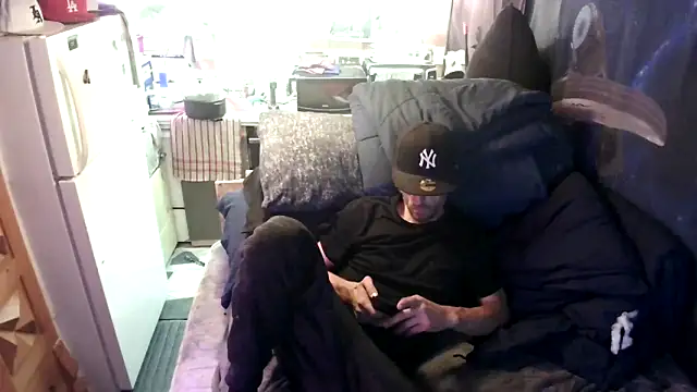 Snapshot of David1982qq chatting on September 11, 2:54 am David1982qq online show from September 11, 2:54 am