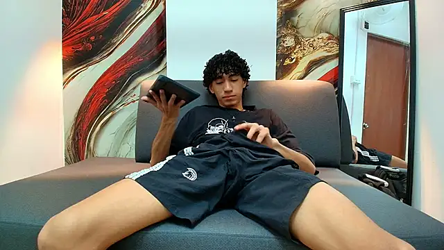 simondwayne online show from April 6, 7:36 pm