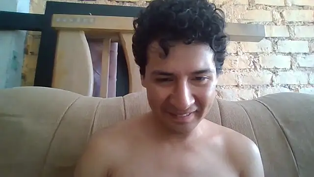 LecheDeSoya666 online show from March 2, 3:19 pm