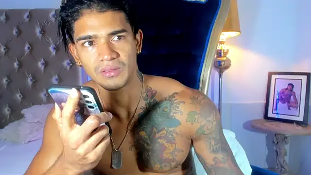 Snapshot of antonio__444 chatting on October 3, 11:48 am antonio  444 online show from October 3, 11:48 am