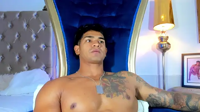 Snapshot of antonio__444 chatting on September 17, 10:38 am antonio  444 online show from September 17, 10:38 am