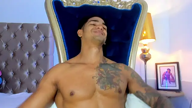 Snapshot of antonio__444 chatting on October 10, 11:37 am antonio  444 online show from October 10, 11:37 am