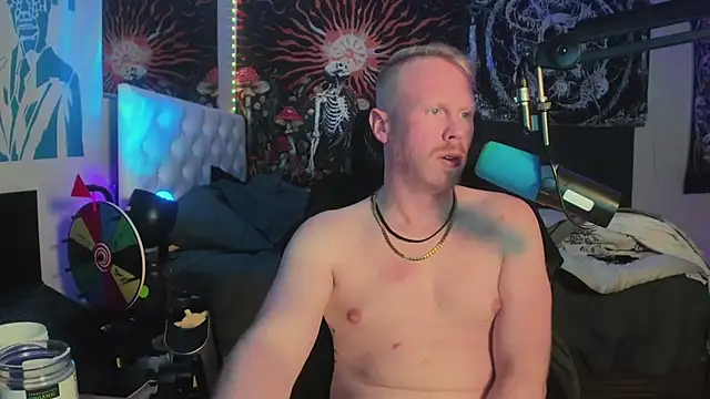 Snapshot of twunkdean chatting on October 2, 3:21 am twunkdean online show from October 2, 3:21 am