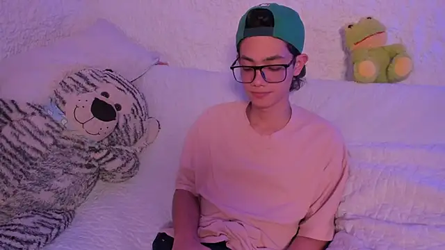 Snapshot of thiago_kinghot chatting on September 9, 2:16 pm thiago kinghot online show from September 9, 2:16 pm