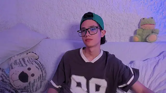 Snapshot of thiago_kinghot chatting on September 11, 3:00 pm thiago kinghot online show from September 11, 3:00 pm