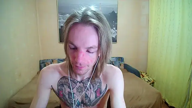Snapshot of AdamDickens chatting on October 24, 9:49 pm AdamDickens online show from October 24, 9:49 pm