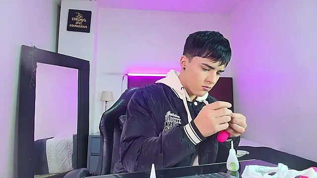 Lucass love online show from October 11, 1:04 pm