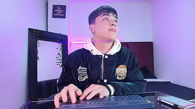 Lucass love online show from October 13, 1:28 pm