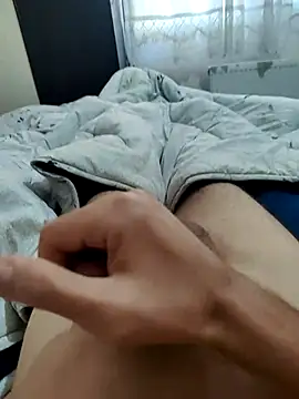 emrekzlk52 online show from October 29, 12:08 pm