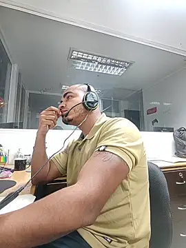 SanChacal5694 online show from March 24, 10:35 pm