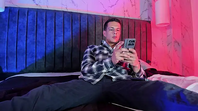 Dustin Sonne online show from January 6, 3:43 am