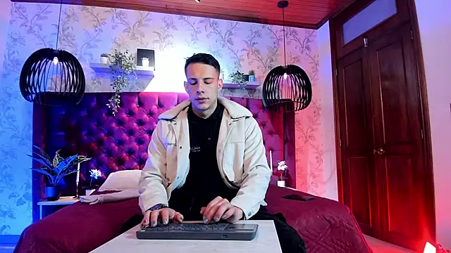 Dustin Sonne online show from March 8, 3:43 am