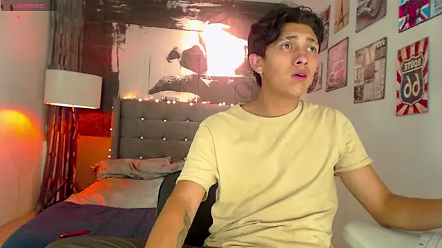 Ethann1  online show from October 25, 5:09 am