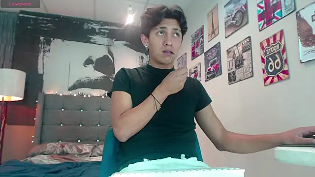 Ethann1  online show from October 23, 4:49 am