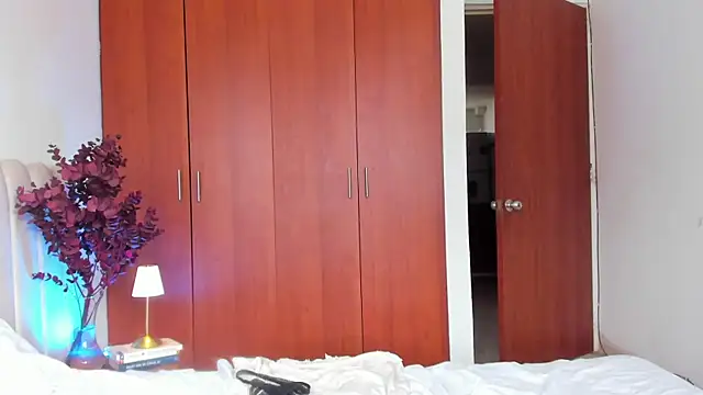 Snapshot of Dark_beauty2 chatting on October 20, 9:19 pm Dark beauty2 online show from October 20, 9:19 pm