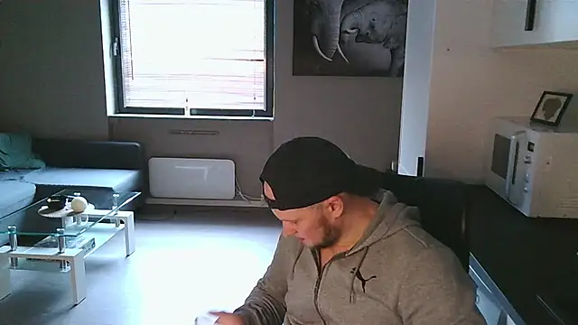 Dartanjanas13 online show from October 4, 11:59 am