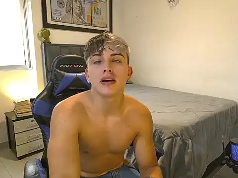 Justin trevor1 online show from May 1, 5:59 pm