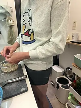 qaz23257 online show from March 4, 6:09 am