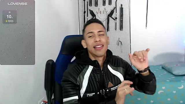 dylan apol0 online show from September 26, 5:05 am