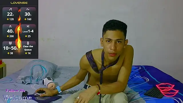 dylan apol0 online show from April 18, 12:45 am