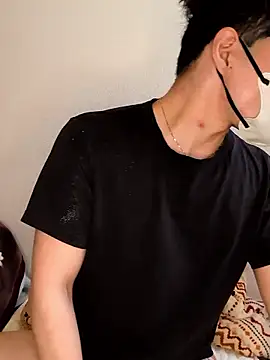 kqitooo online show from April 3, 5:04 am