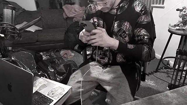 MasterDaddyCool online show from February 2, 11:35 pm