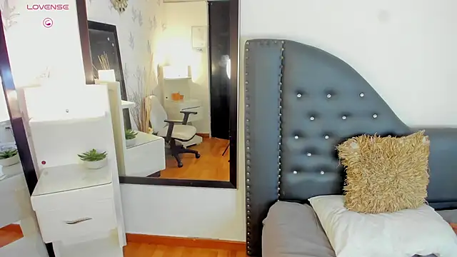 JaneeRosse online show from October 7, 9:19 pm