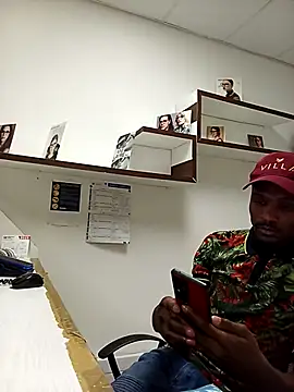 Snapshot of TPNUTS chatting on September 12, 11:21 am TPNUTS online show from September 12, 11:21 am