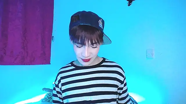 lucky stricke online show from December 14, 6:42 am