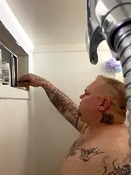 Snapshot of GingerSnap4444 chatting on October 22, 4:27 am GingerSnap4444 online show from October 22, 4:27 am