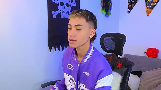 yulian vasquez online show from October 14, 12:34 pm