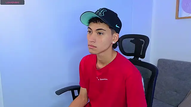 yulian vasquez online show from September 25, 12:59 pm