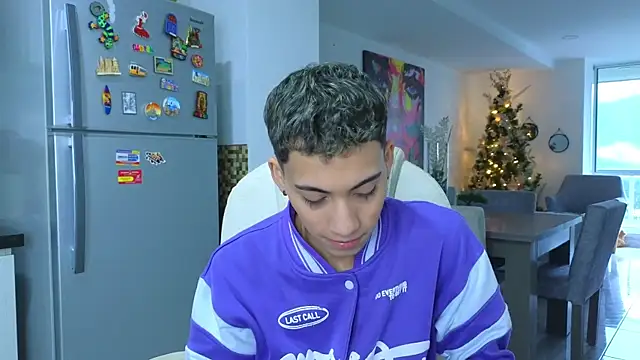 yulian vasquez online show from November 16, 1:02 pm