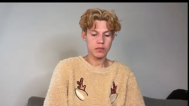 pbyariel- online show from September 12, 5:02 pm