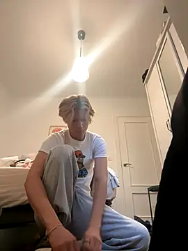 pbyariel- online show from November 4, 3:46 pm