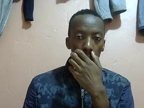 Snapshot of shadez94 chatting on October 7, 4:05 am shadez94 online show from October 7, 4:05 am