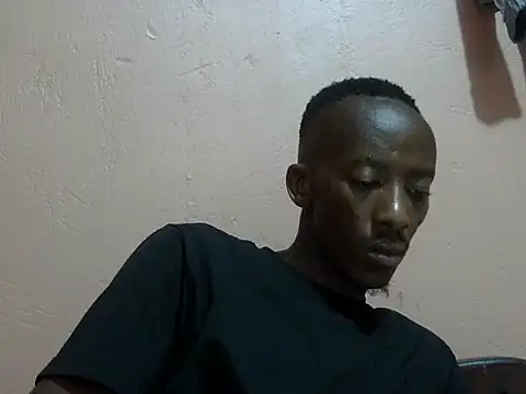 Snapshot of shadez94 chatting on September 18, 6:43 pm shadez94 online show from September 18, 6:43 pm