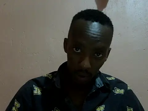 Snapshot of shadez94 chatting on September 20, 7:36 pm shadez94 online show from September 20, 7:36 pm