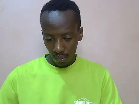 Snapshot of shadez94 chatting on October 18, 9:36 am shadez94 online show from October 18, 9:36 am