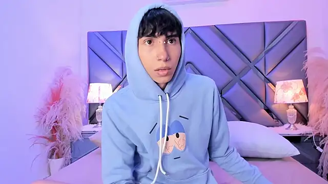 Milan LewisS online show from March 13, 1:19 pm