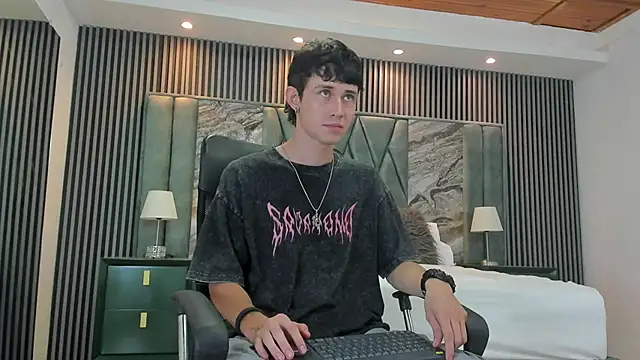 Michael blue online show from September 28, 8:18 pm