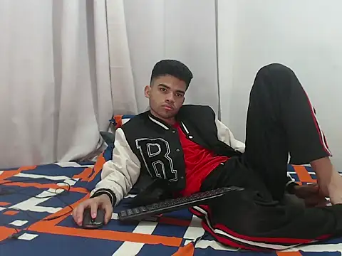 Snapshot of camillo_beischel_ chatting on September 12, 7:47 pm camillo beischel  online show from September 12, 7:47 pm
