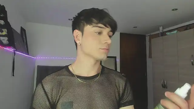 Snapshot of stevve_14 chatting on October 25, 3:41 am stevve 14 online show from October 25, 3:41 am