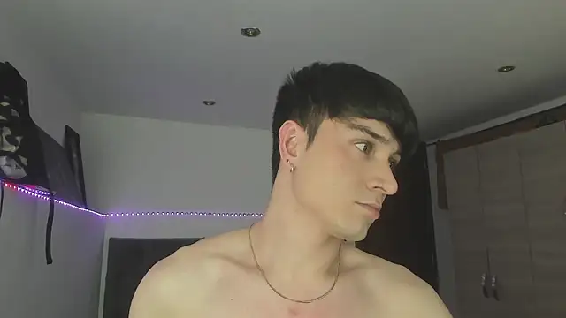 Snapshot of stevve_14 chatting on October 21, 1:42 am stevve 14 online show from October 21, 1:42 am