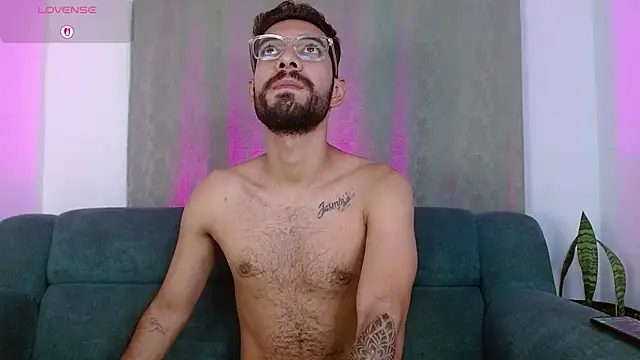 Snapshot of ReyPablo1 chatting on September 24, 12:10 am ReyPablo1 online show from September 24, 12:10 am